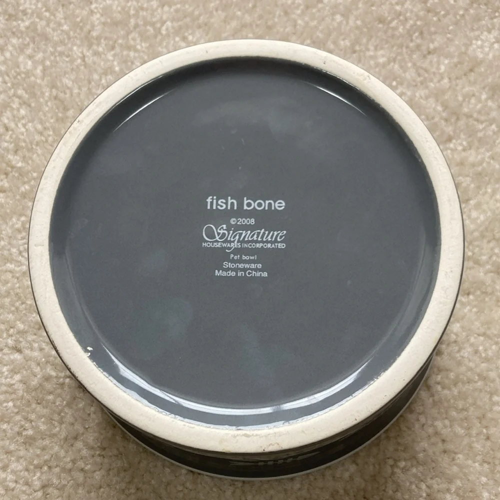 Signature Housewares Fish Bone Ceramic Pet Bowl - Brand New